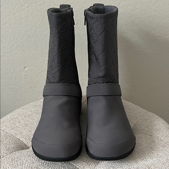 Merrell Shoes - NWOT Merrell Encore Kassie Gray Quilted Winter Mid Calf Boots in Size 8.5